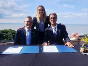 Mario Bastille, Maire de Rivière-du-Loup / et Madame Marion Favard, Adjointe de quartier à la participation des jeunes et aux jumelages / Rodolphe et Madame Marion Favard, Adjointe de quartier à la participation des jeunes et aux jumelages et Madame Marion Favard, Adjointe de quartier à la participation des jeunes et aux jumelages / Rodolphe Delcros, Maire-adjoint délégué à la culture à la Ville de Périgueux