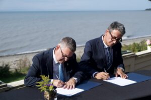 Mario Bastille, Maire de Rivière-du-Loup et Rodolphe Delcros, Maire-adjoint délégué à la culture à la Ville de Périgueux