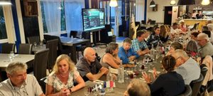 Dans la salle du restaurant Le Saint Jacques